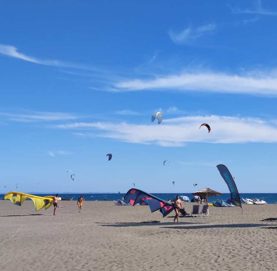 Kitesurfers in Ada Bojana