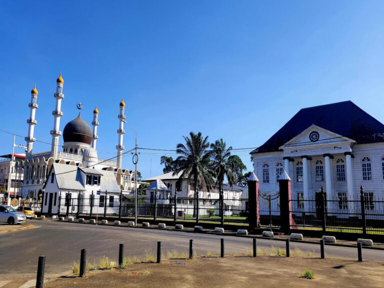 A Muslim mosque and a Jewish synagogue next to each other in Paramaribo, part of the interesting facts about Suriname