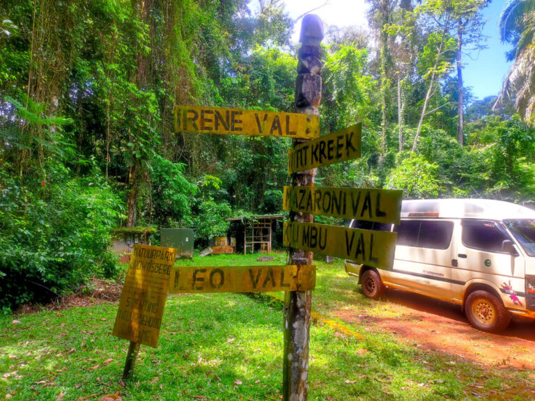 Main sign at the entrance of Brownsberg National Park