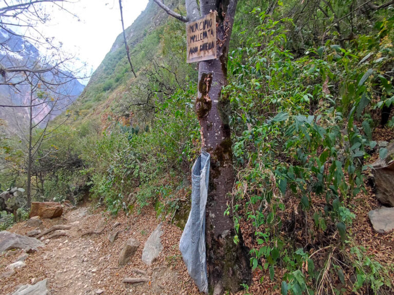 Warning sign on the way to Marampata